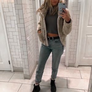 Meet your Posher, Cara